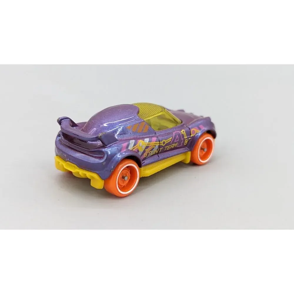 Mattel 2017 Hot Wheels Hi Beam Purple & Yellow 1:64 Diecast Car